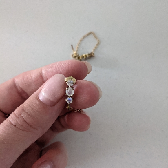 Moonstone chain earrings - Picture 2 of 4